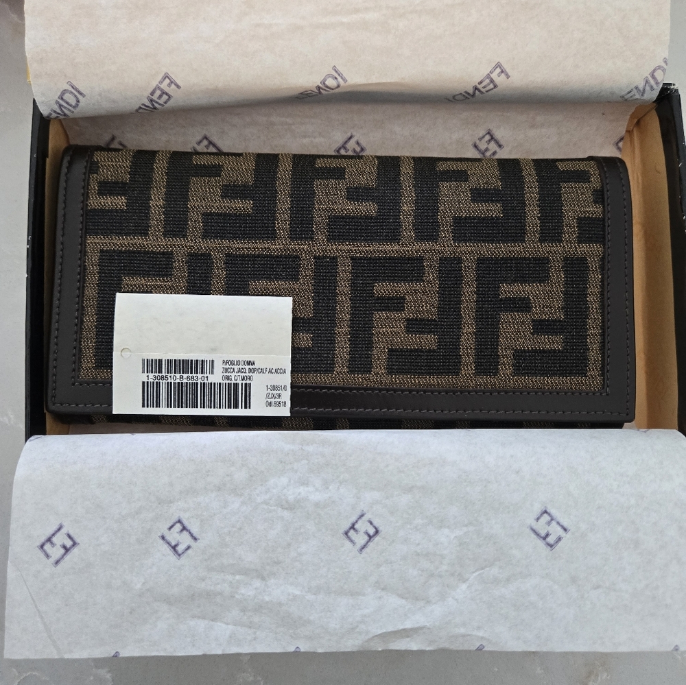 Fendi Authentic Vintage Logo Long Wallet